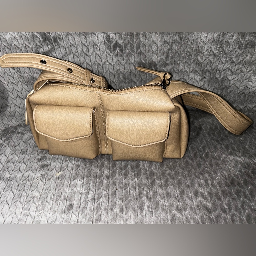 NWT🤩EMPERIA VEGAN LEATHER WITH ADJUSTABLE STRAP SHOULDER BAG.